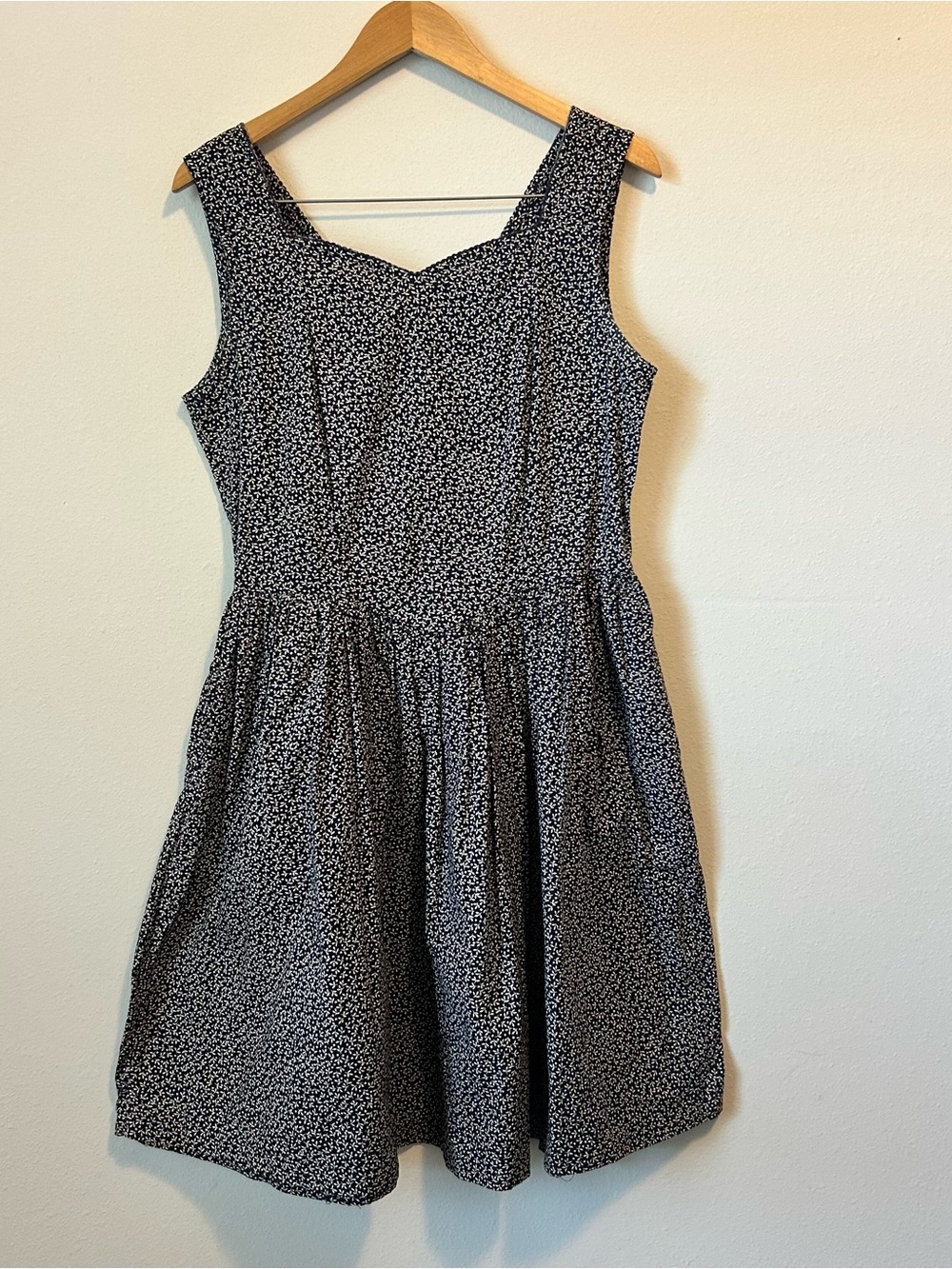 Vintage Trends Basics Womens Medium Floral Print Dress